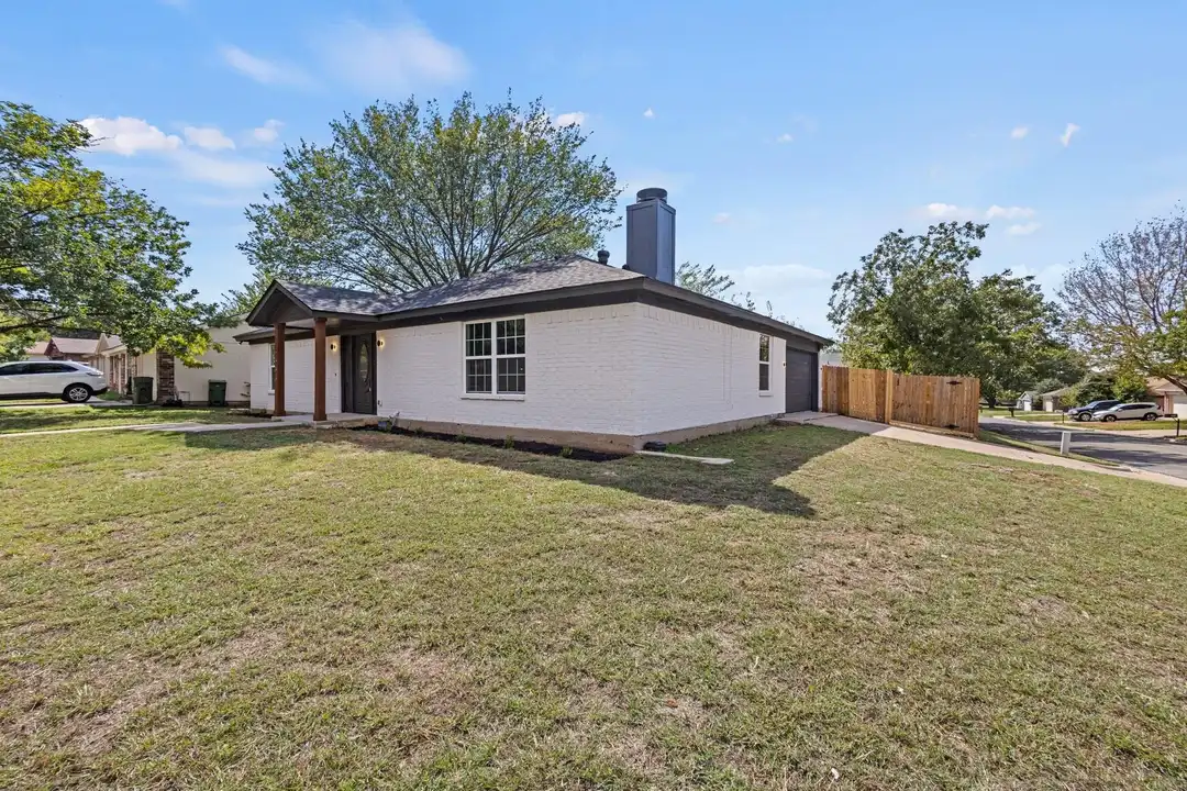 6000 Cool Springs Dr - View 2