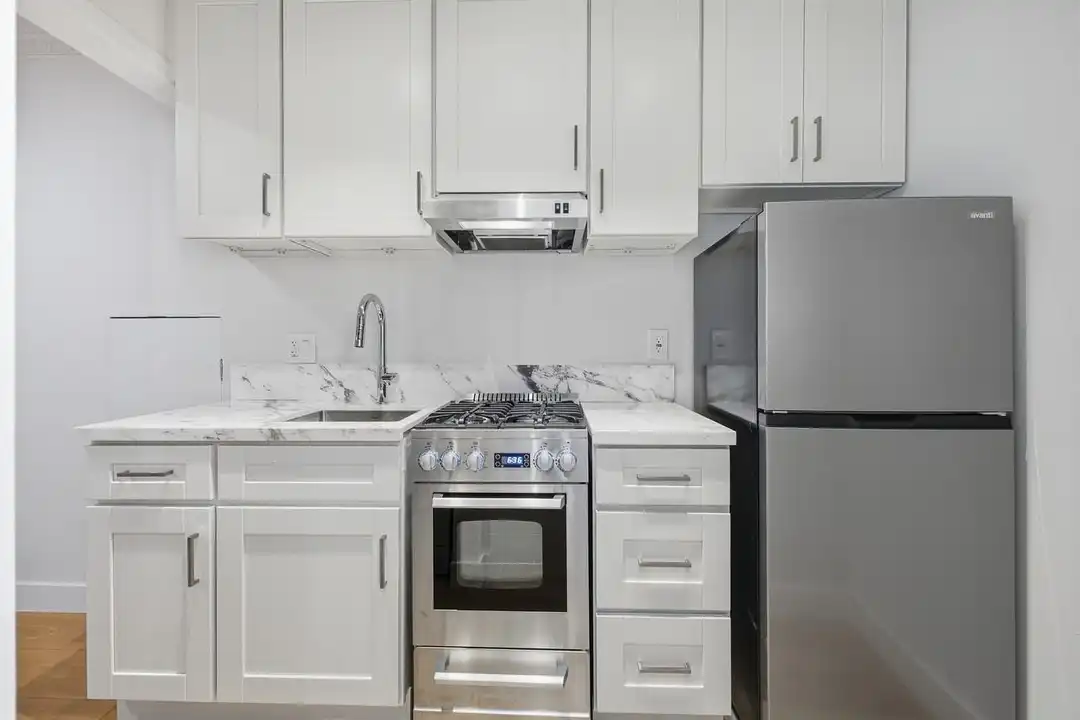 Apartment in Los Angeles, Pico-Union - View 2