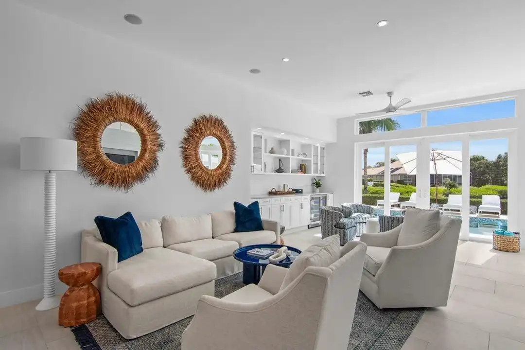 4601 Sunset Dr - View 5