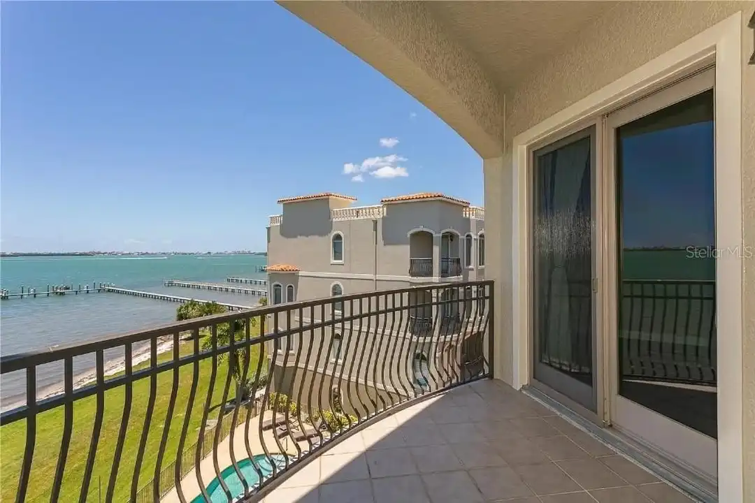 1724 Park St N - View 5