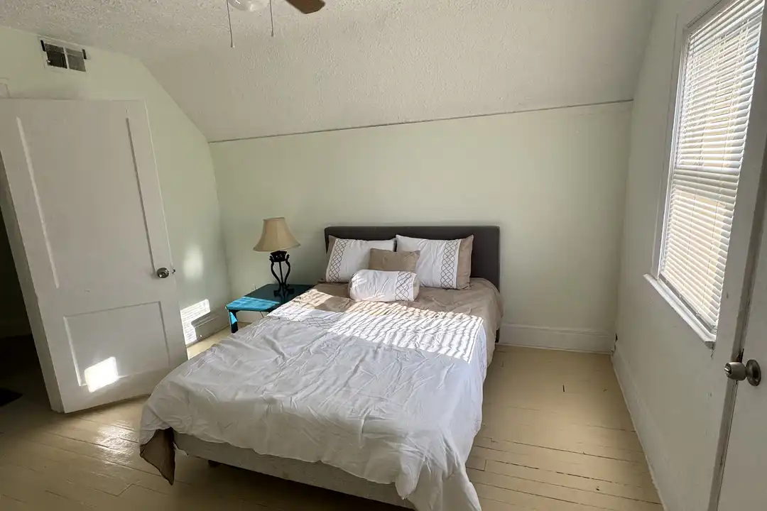 1534 Eddington Rd unit #3 – photo 1