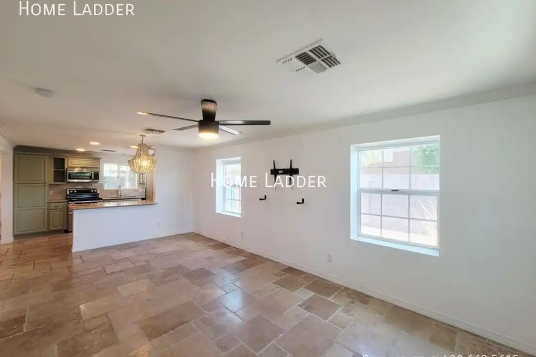 4201 N 19th St - View 4