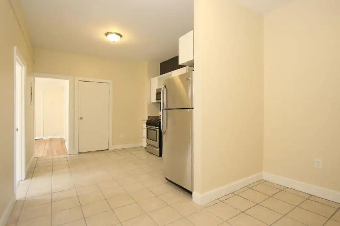114 Everett St - View 3