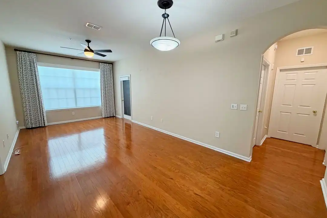 7801 Point Meadows Dr unit # 8404 – pohled 3