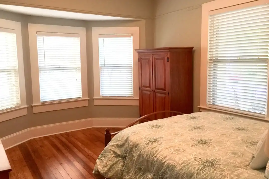 House in Hendersonville - View 5