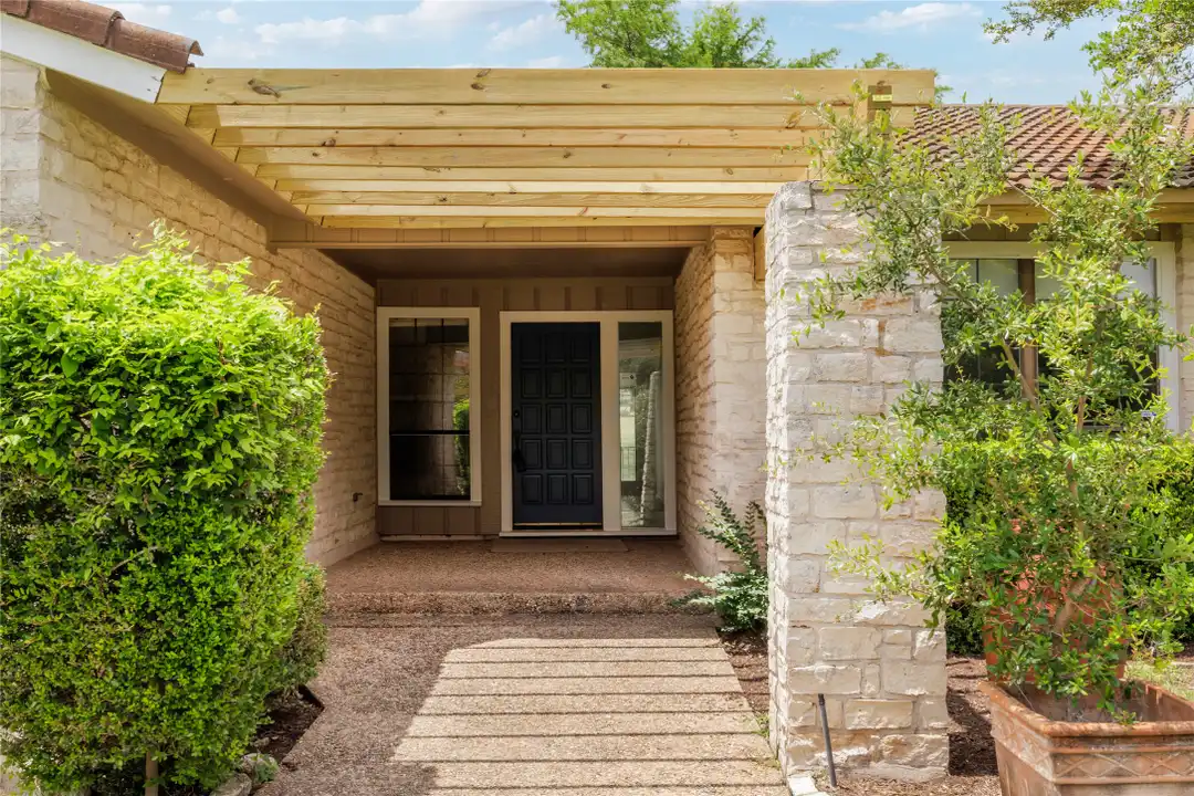 611 Lido St - View 3
