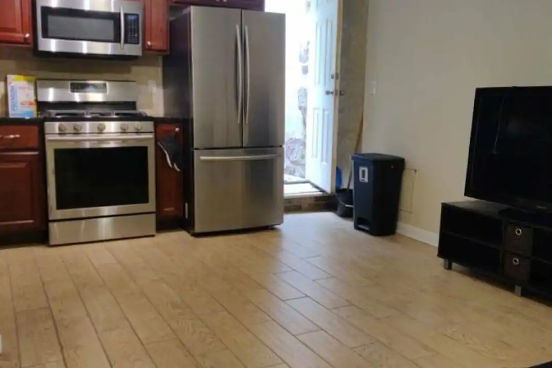 Apartment in Newark - View 4