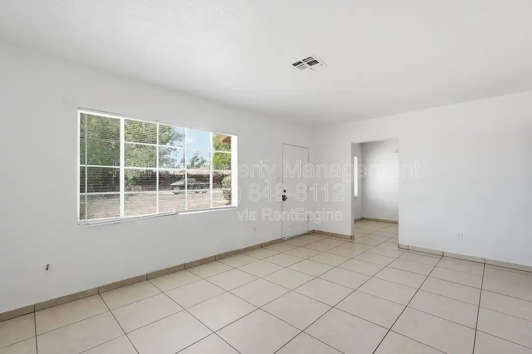 6701 N 33rd Ave - View 6