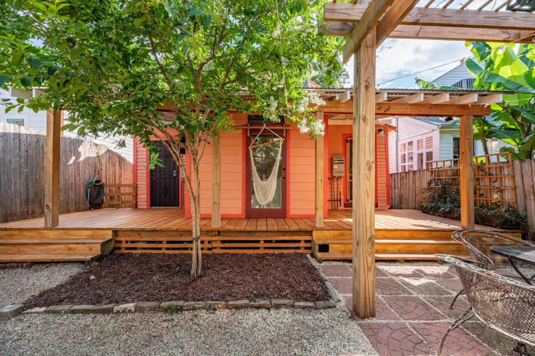 2824 Banks St - View 4