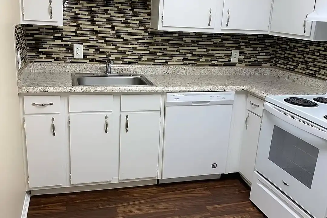River Chase Apartments – photo 1 of 31