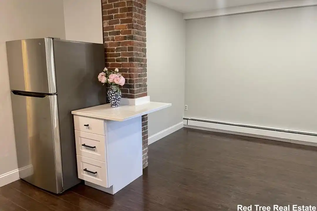 995 Centre St - View 3