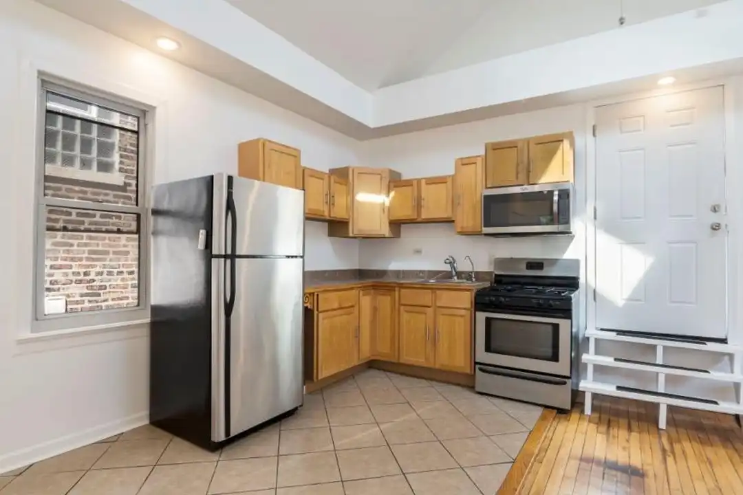 1911 S May St - View 2