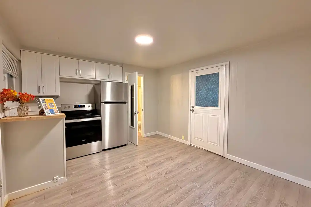 Apartment in Tacoma - View 4