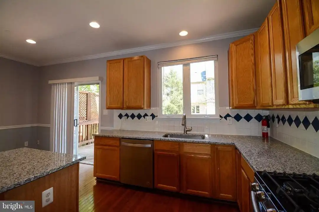 6413 McCoy Rd - More