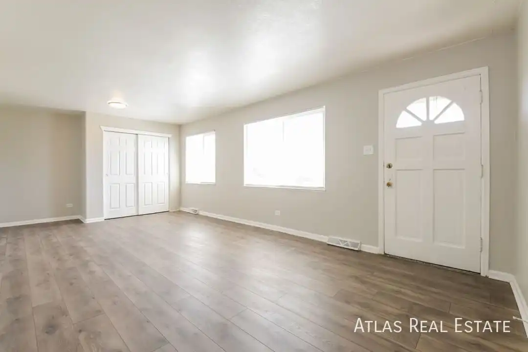 7137 E 60th Way - View 3