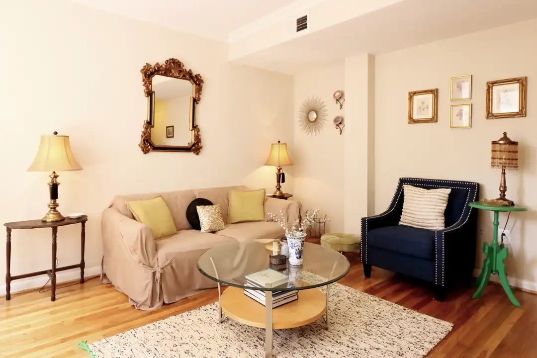 2070 Belmont Rd NW unit 201 - View 3