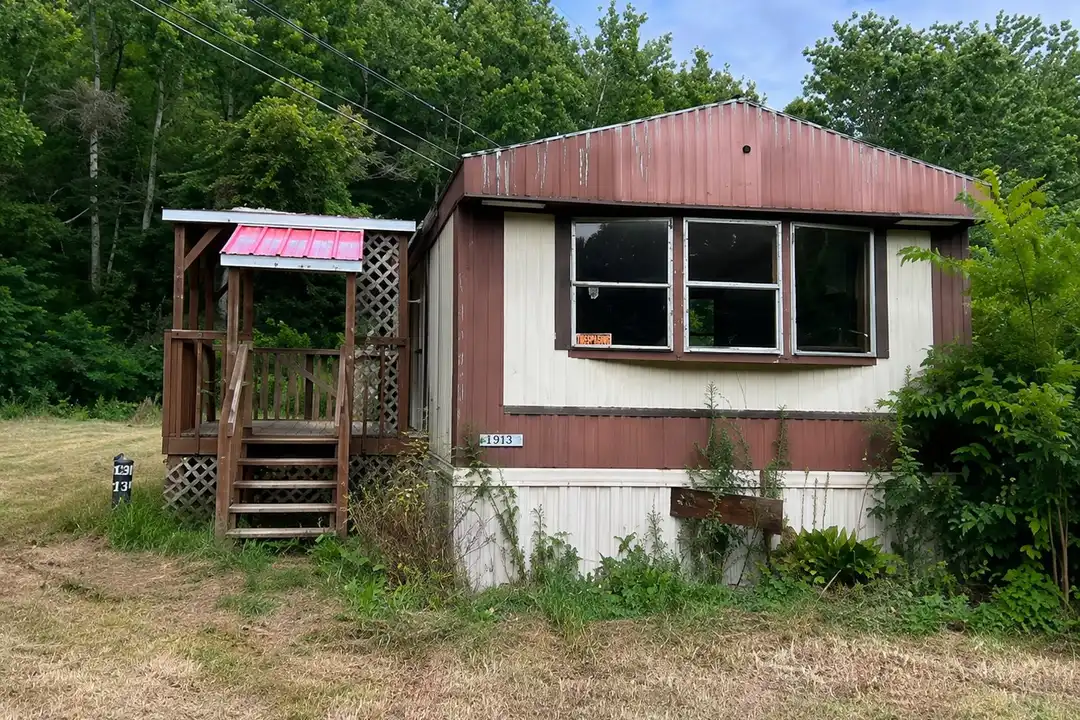 152 Burnt Mill Rd unit 152 – photo 1 of 8