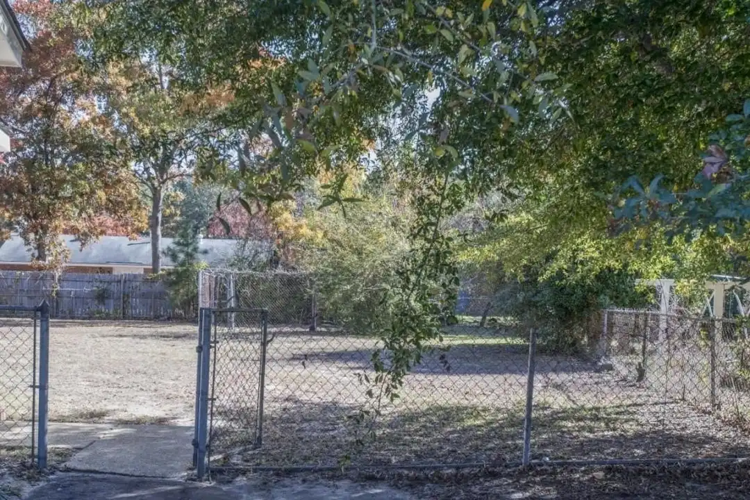 House in Fayetteville - View 5