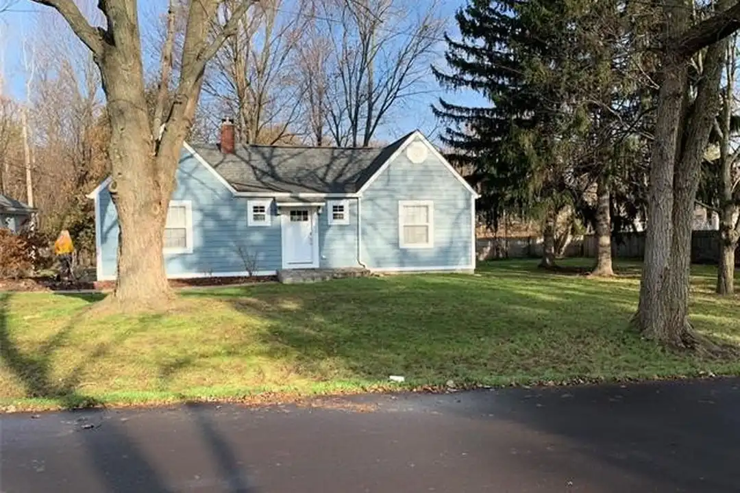 2050 Wycliffe Ave – photo 1