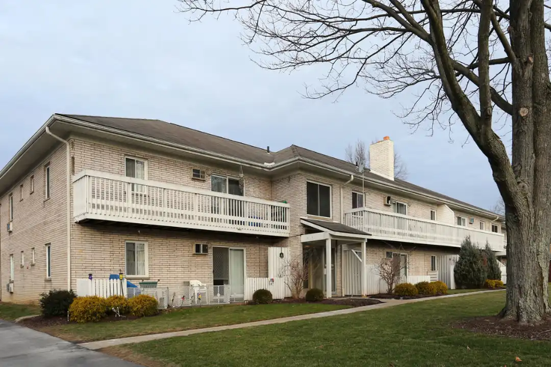 190 Buffington Rd unit 105 – photo 1