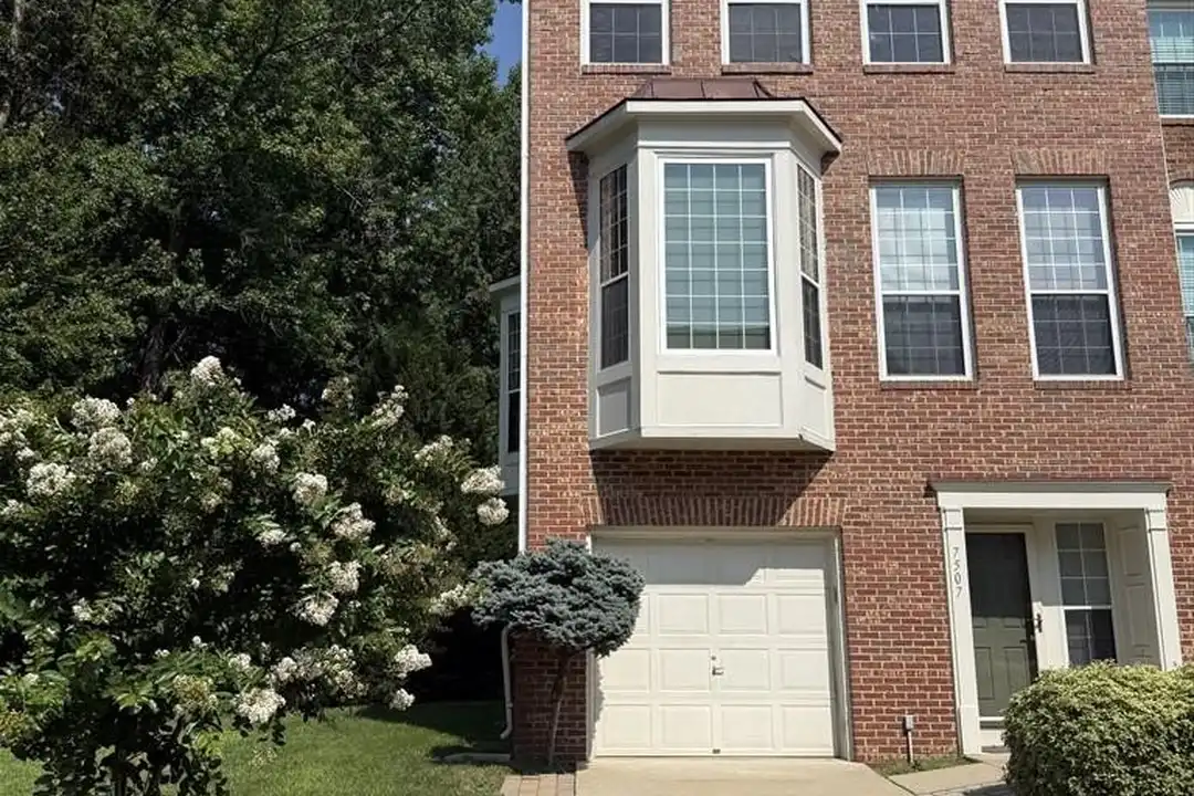 7507 Lamoyne Ct – photo 1