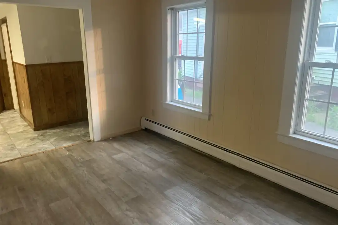 Apartment in Somersworth - View 5