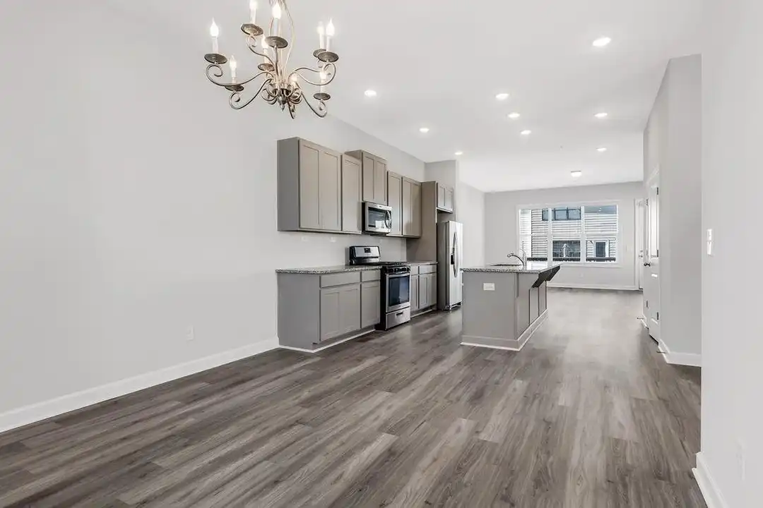 2761 Bell Dr SE - View 4