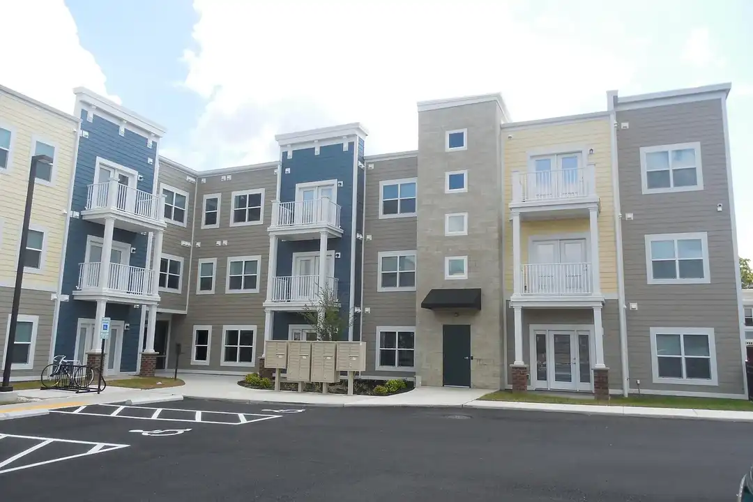 1 West Jackson Street – photo 1