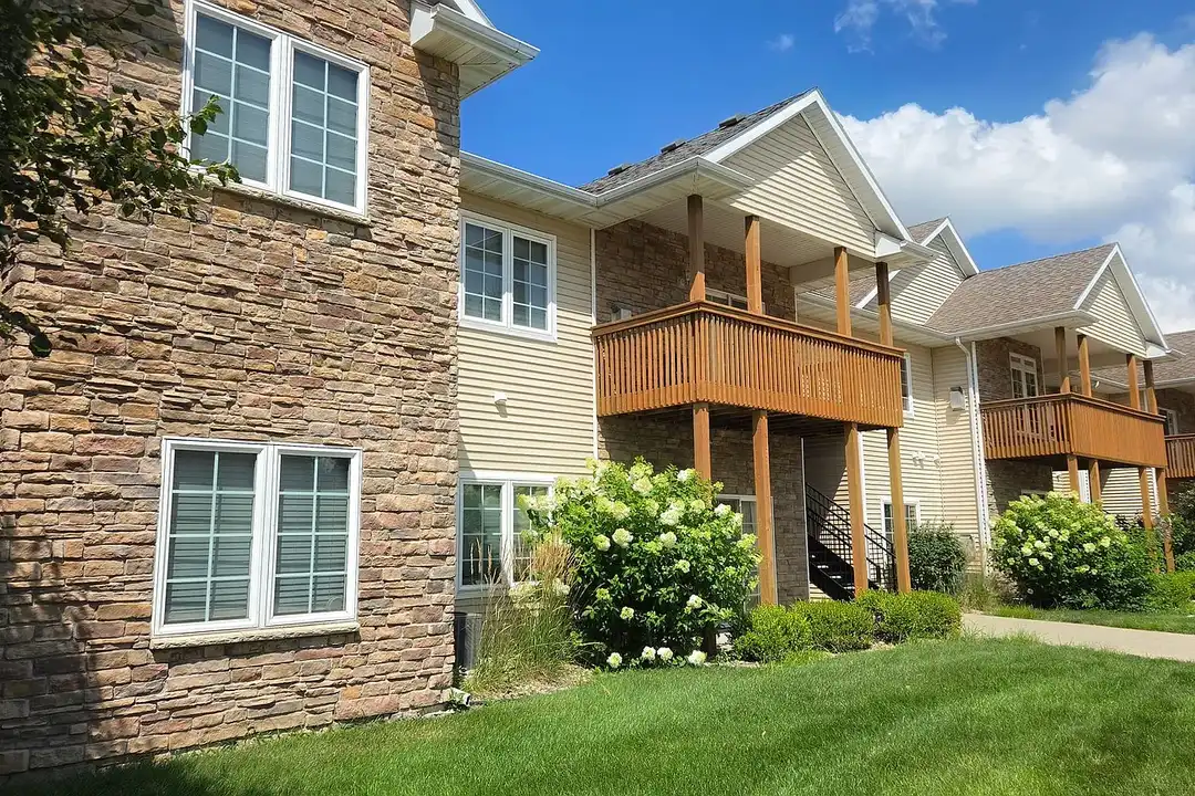 Meadow Court Apartments – photo 1