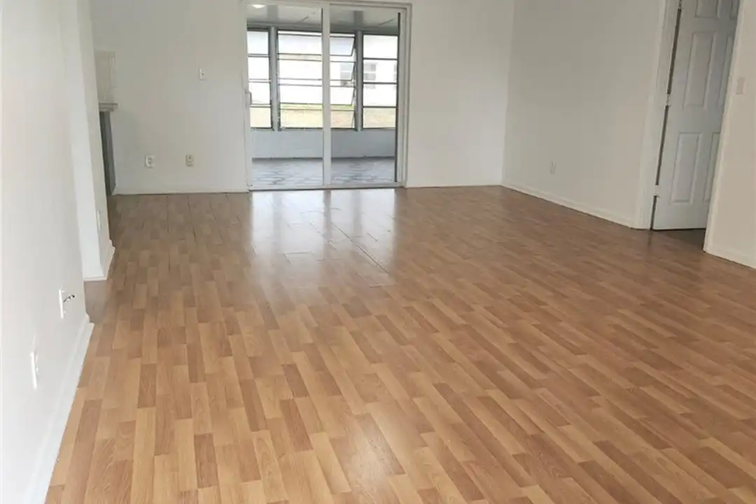 112 Kerr Cir - View 2