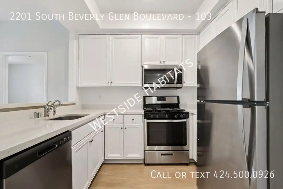 2201 S Beverly Glen Blvd - View 3