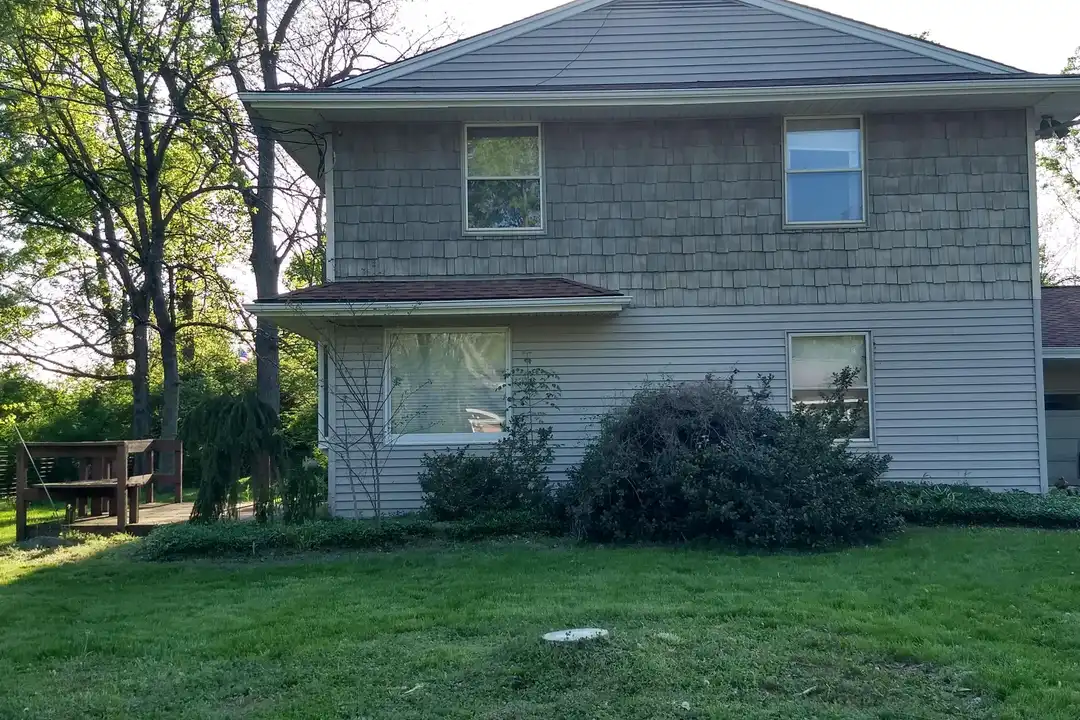 926 Cedar Dr – photo 1 of 25