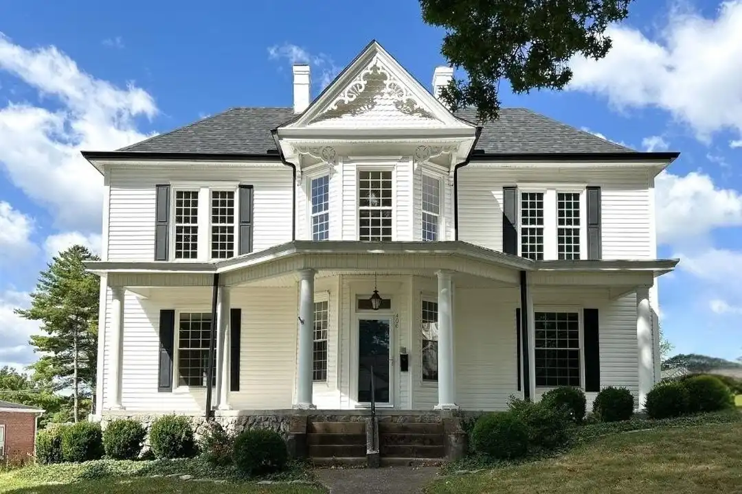 406 N Main St – photo 1 of 56