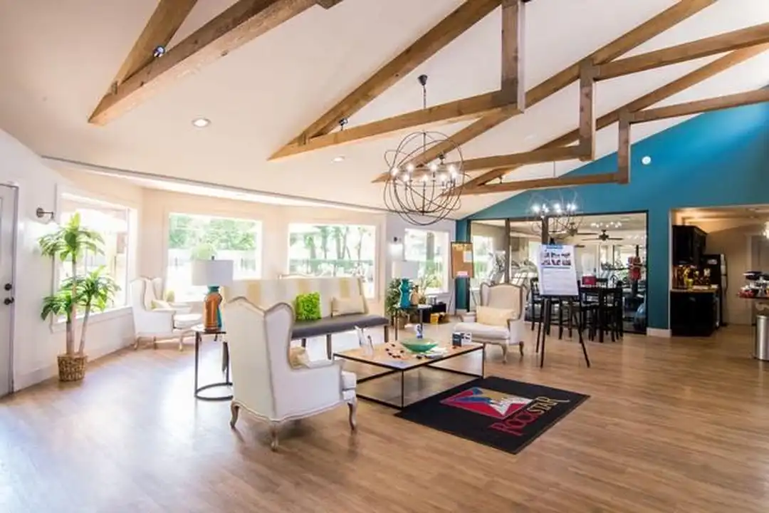 1175 Stadium Dr - View 2