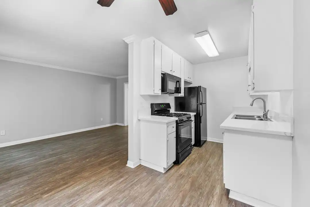 Porto Bella Apartments - More