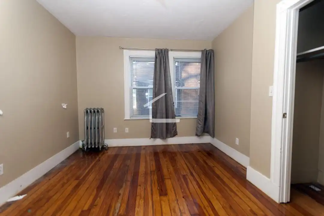 10 Haskell St – další