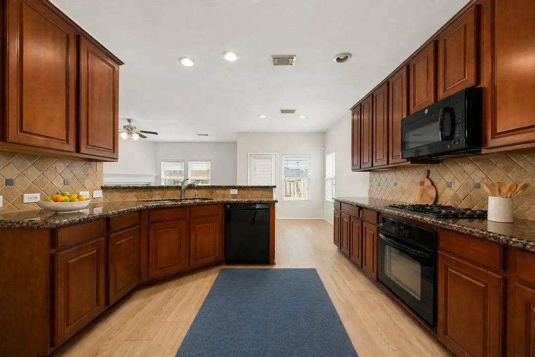 21426 Venture Park Dr - View 4