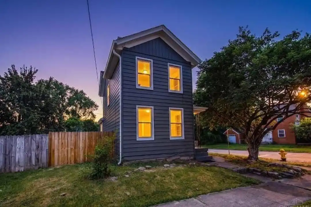 504 Millikin St – photo 1