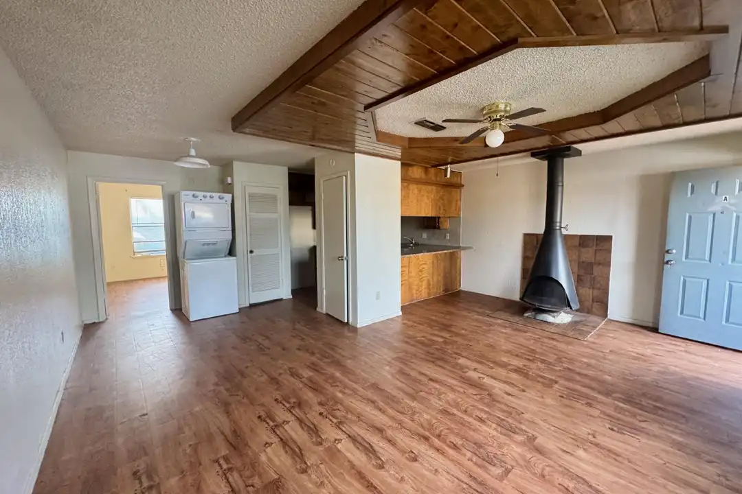 6103 36th St #A – photo 1