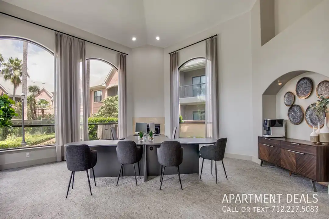 Apartment in Houston - View 2