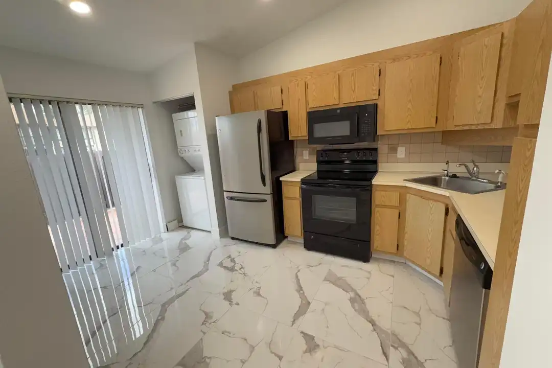817 Sky Pine Way unit H - View 5