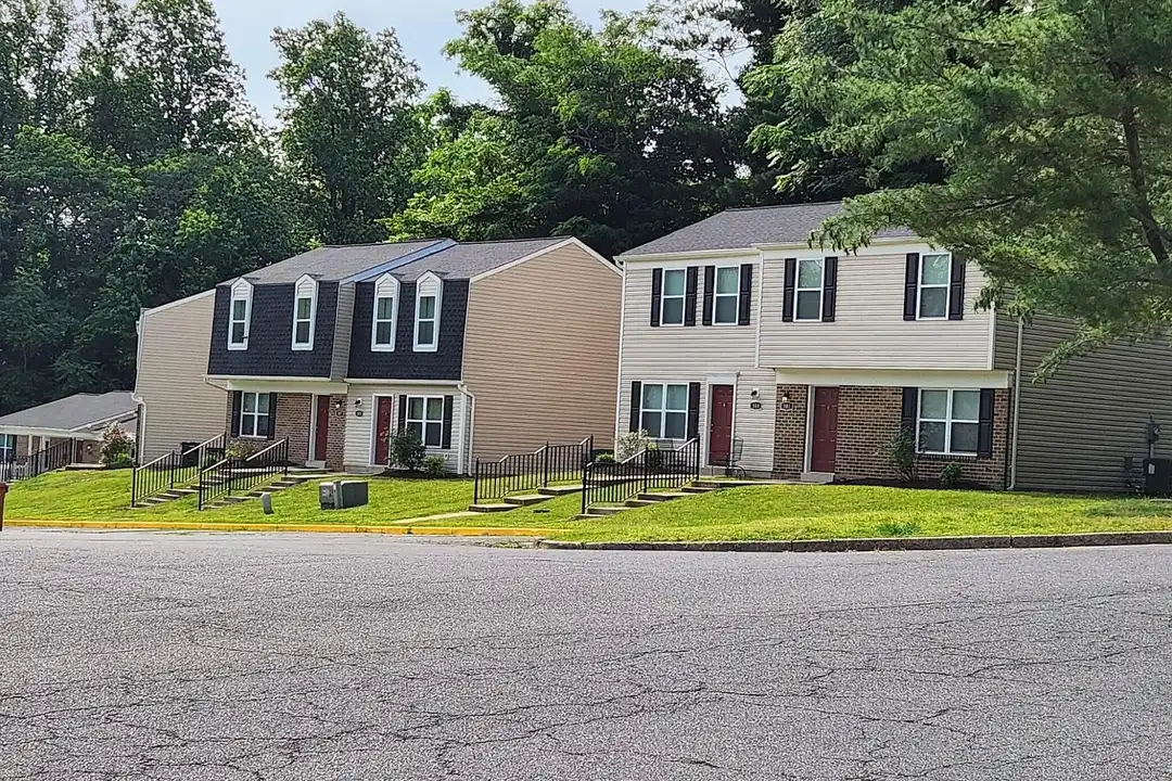 Calvertowne Townhouses – photo 1 of 16
