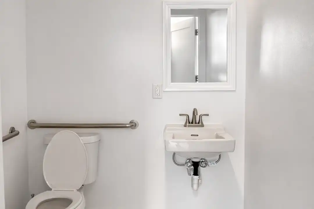 2208 Ridge Ave - View 3