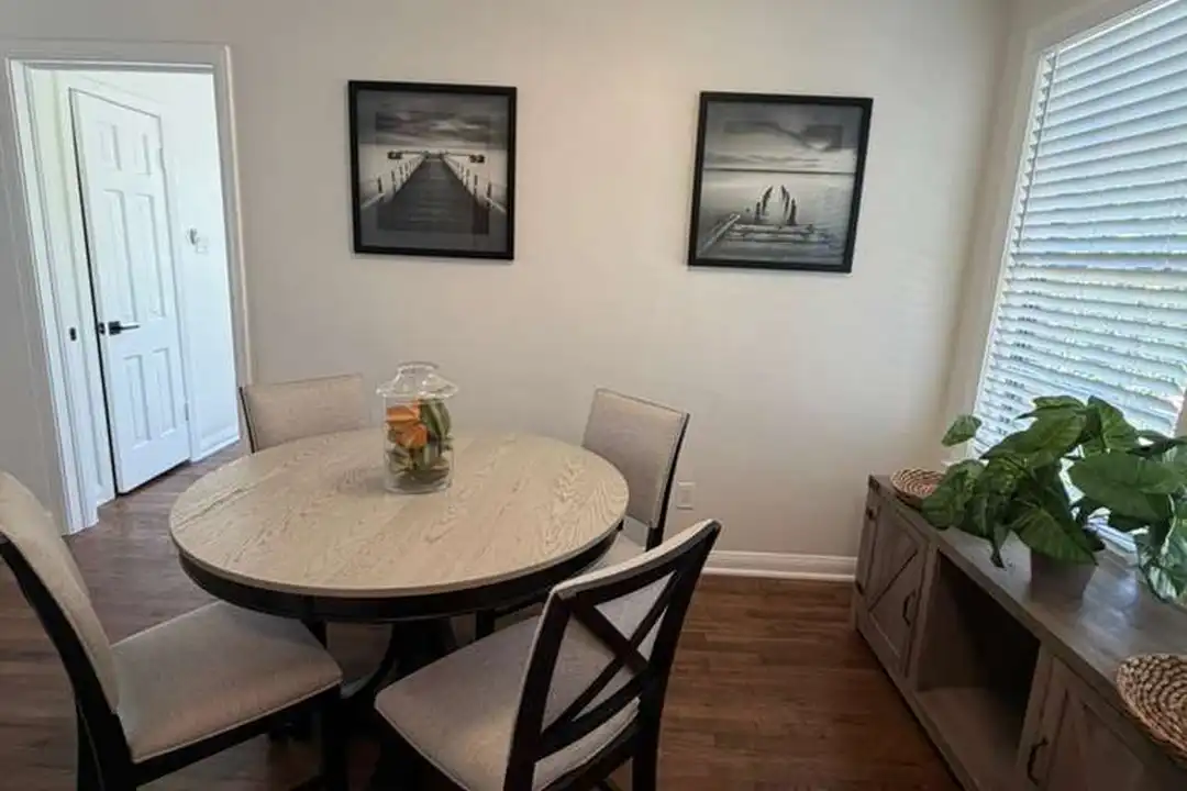 204 W Rosewood Ave unit 1-4 - View 4