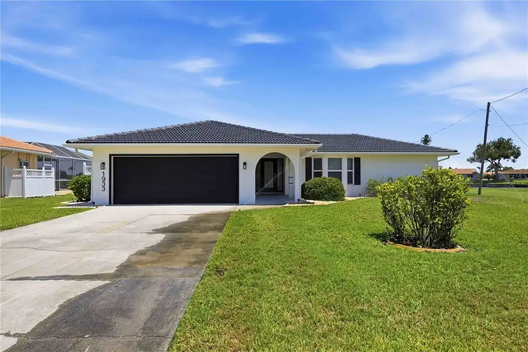 1933 Fairview Dr - View 2
