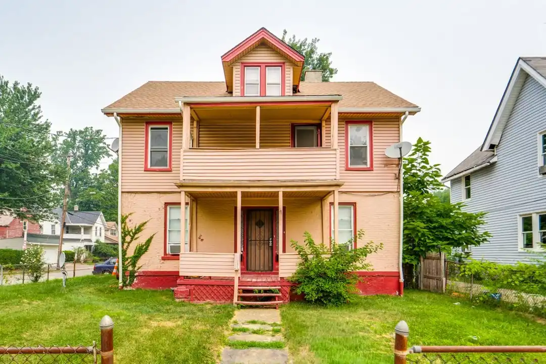 2118 Denison Ave unit UP - 3bd/1.5ba – photo 1
