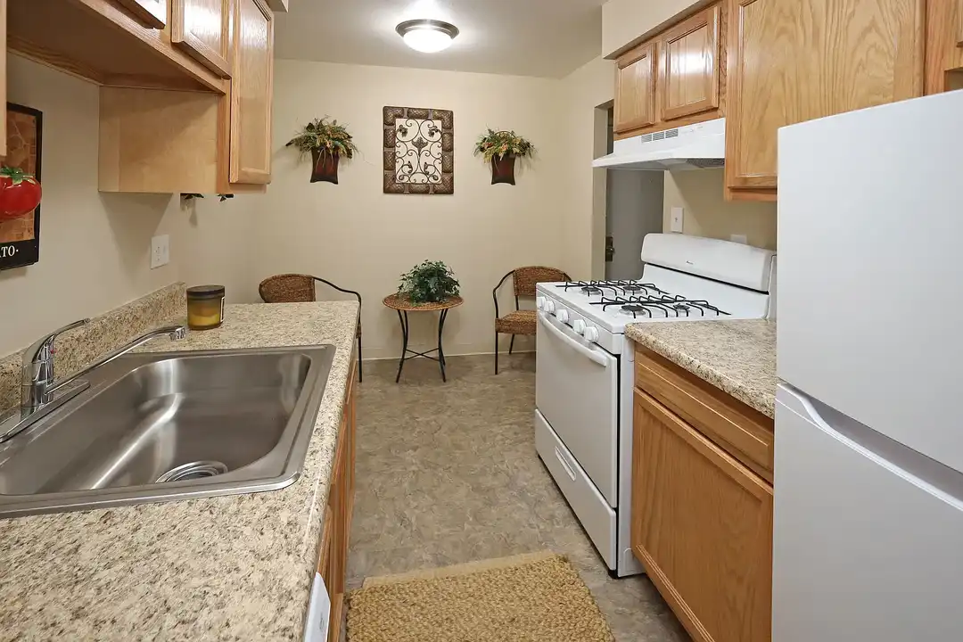 Willoughby Hills Towers – photo 1 of 23