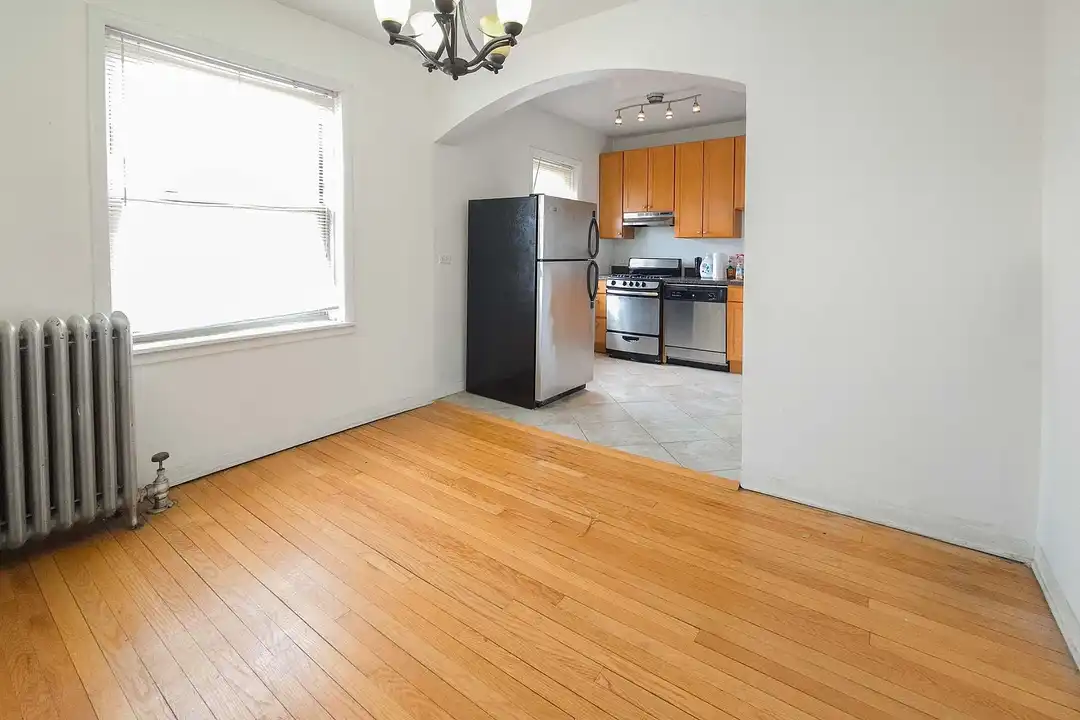 4501-09 N. Greenview - View 3
