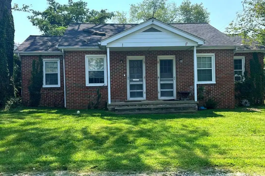 101 E Locust St – photo 1 of 23