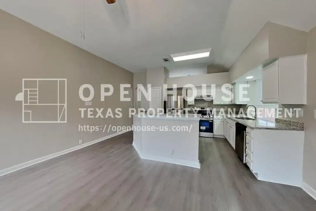 House in Houston, Mills Branch, Harris - More